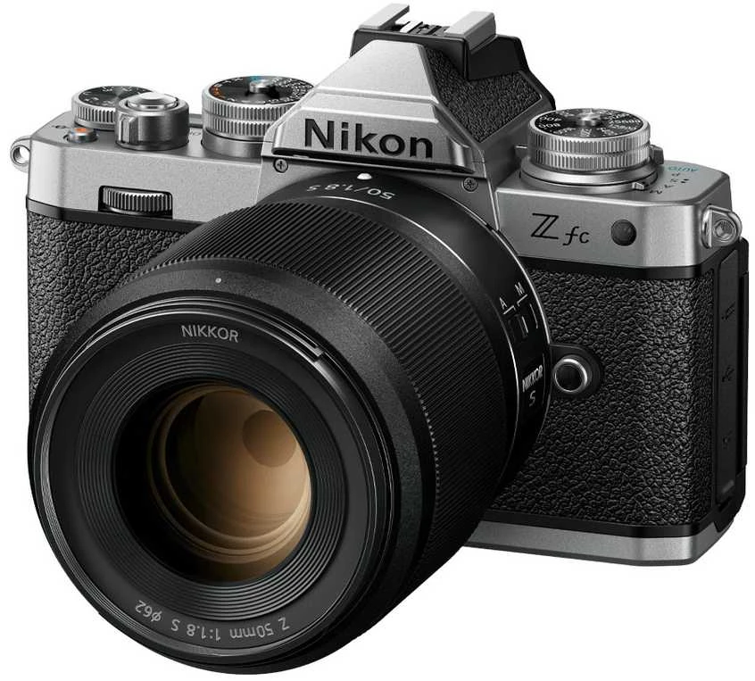 Nikon Z fc + NIKKOR Z DX 16-50mm f/3.5-6.3 VR + NIKKOR Z DX 50-250mm f/4.5-6.3 VR (Sidabrinis)