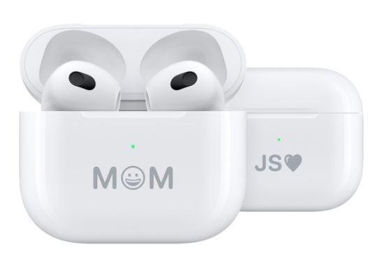 Apple AirPods (3-ios kartos) su MagSafe įkrovimo dėklu