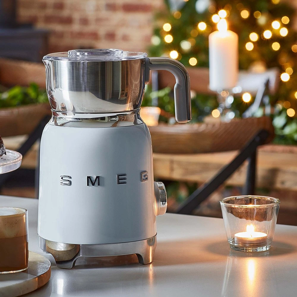 Namų ir Virtuvės Prietaisas - SMEG MFF11PBEU Automatinis Pieno Putų Plakiklis 500W 250ml Mėlynas