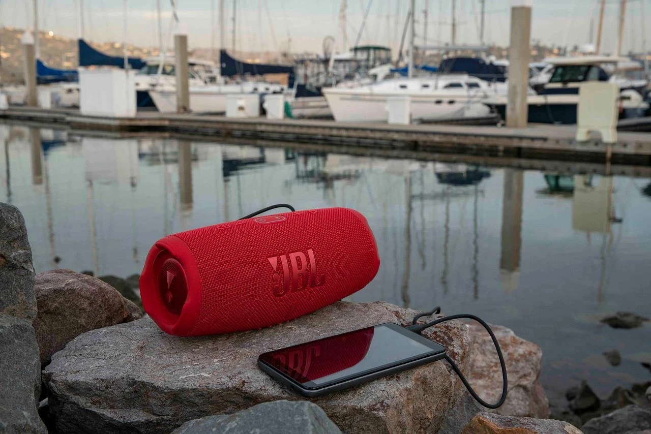 JBL Charge 5 nešiojama kolonėlė, Raudonos spalvos