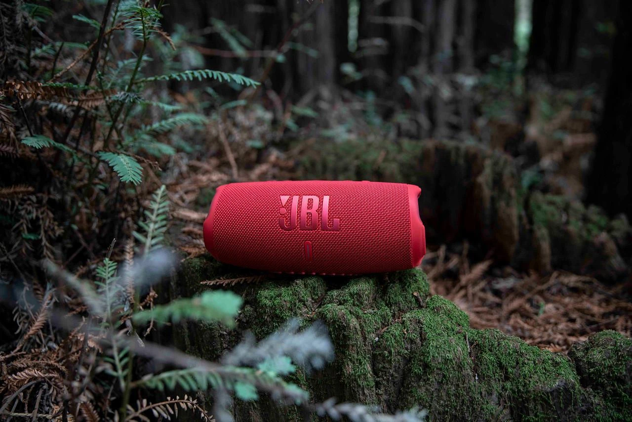 JBL Charge 5 nešiojama kolonėlė, Raudonos spalvos