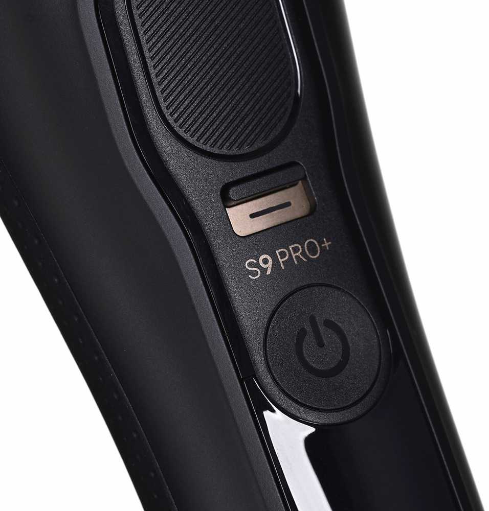 Barzdaskutė BRAUN PRO+ 9590cc