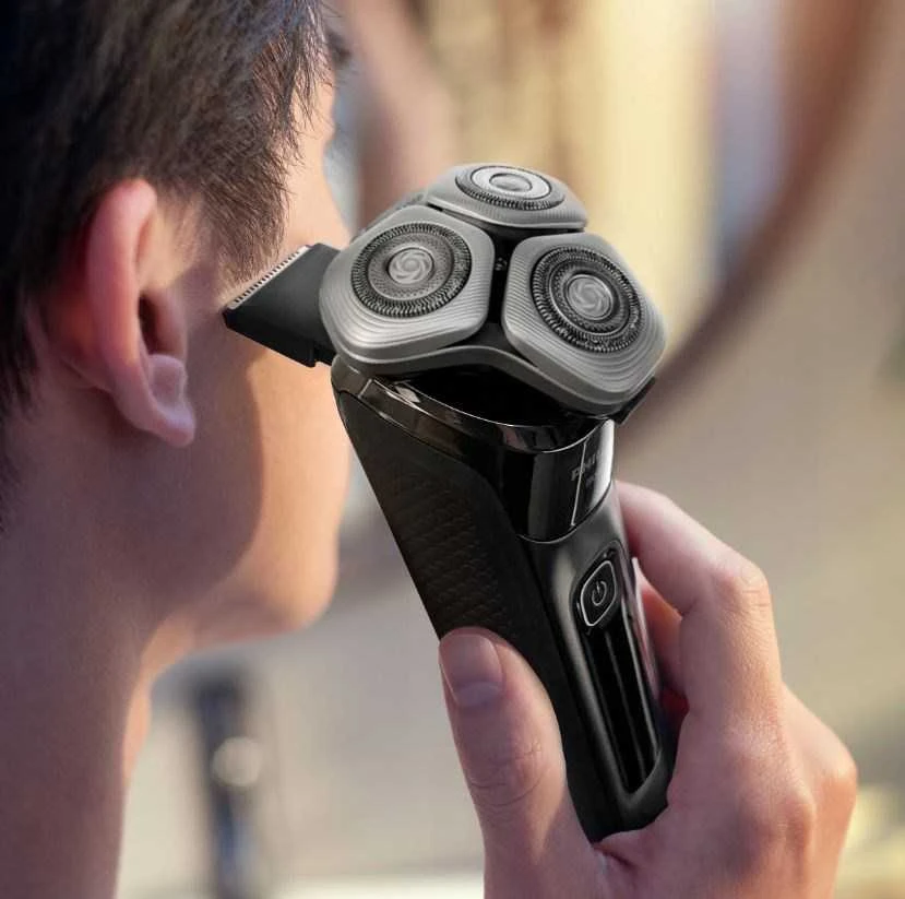 Philips i9000 drėgno ir sauso skutimo elektrinis skustuvas su „SkinIQ“ | X9002/10