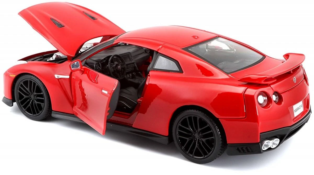 Bburago Nissan GT-R 1:24 baltas