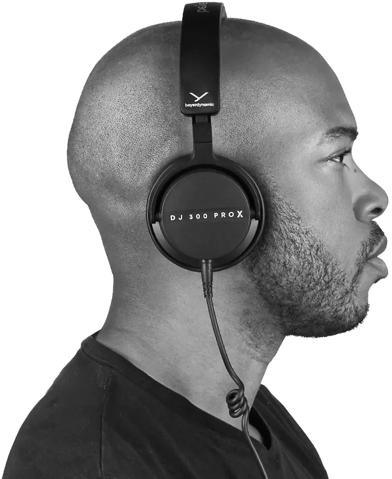 Beyerdynamic DJ 300 Pro X - professional DJ ausinės with two sets of ear pads