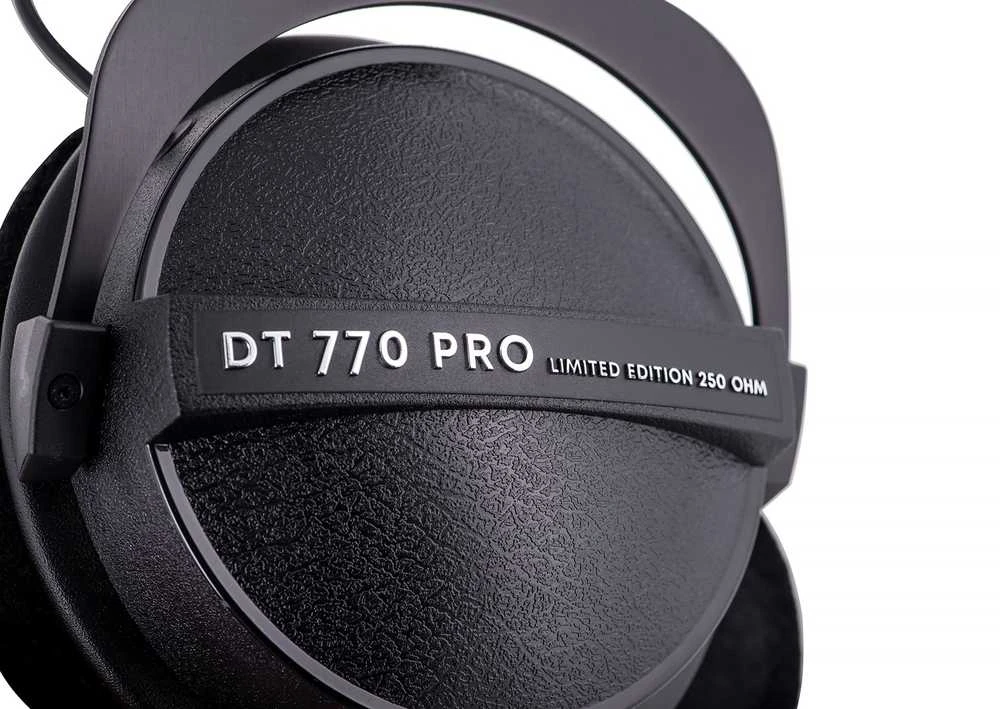 Beyerdynamic dt 770 pro 250 ohm juodas limited edition - ausinės studijinės uždaro tipo
