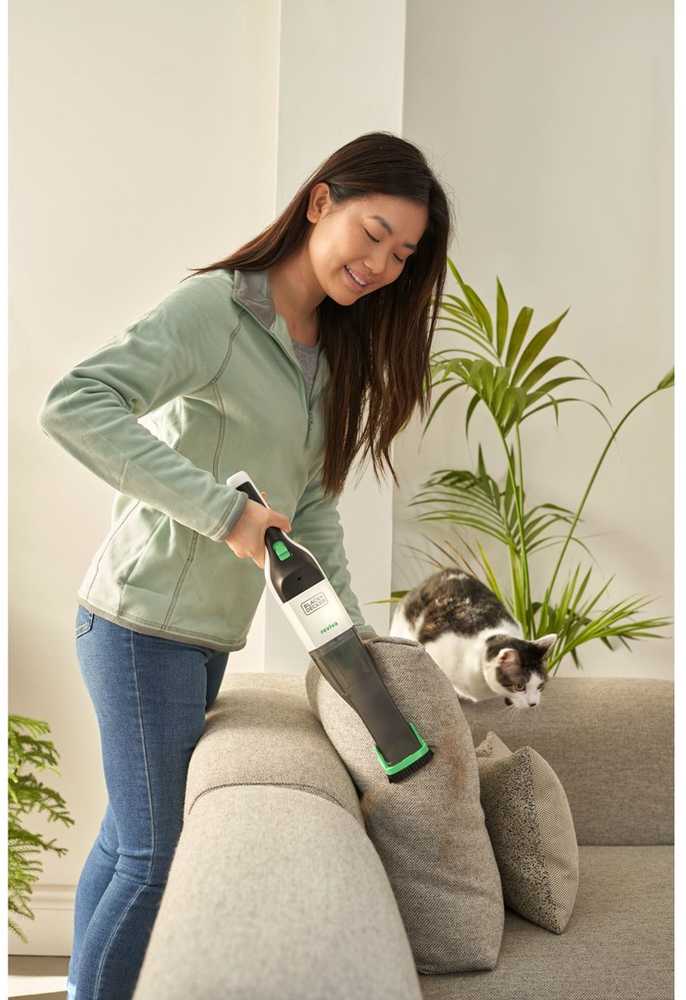 Dulkių siurblys Black & Decker Juodas & Decker Akumuliatorinis siurblys Juodas & Decker REVHV8C-QW; 7,2 V; 1x1,5 Ah akum.