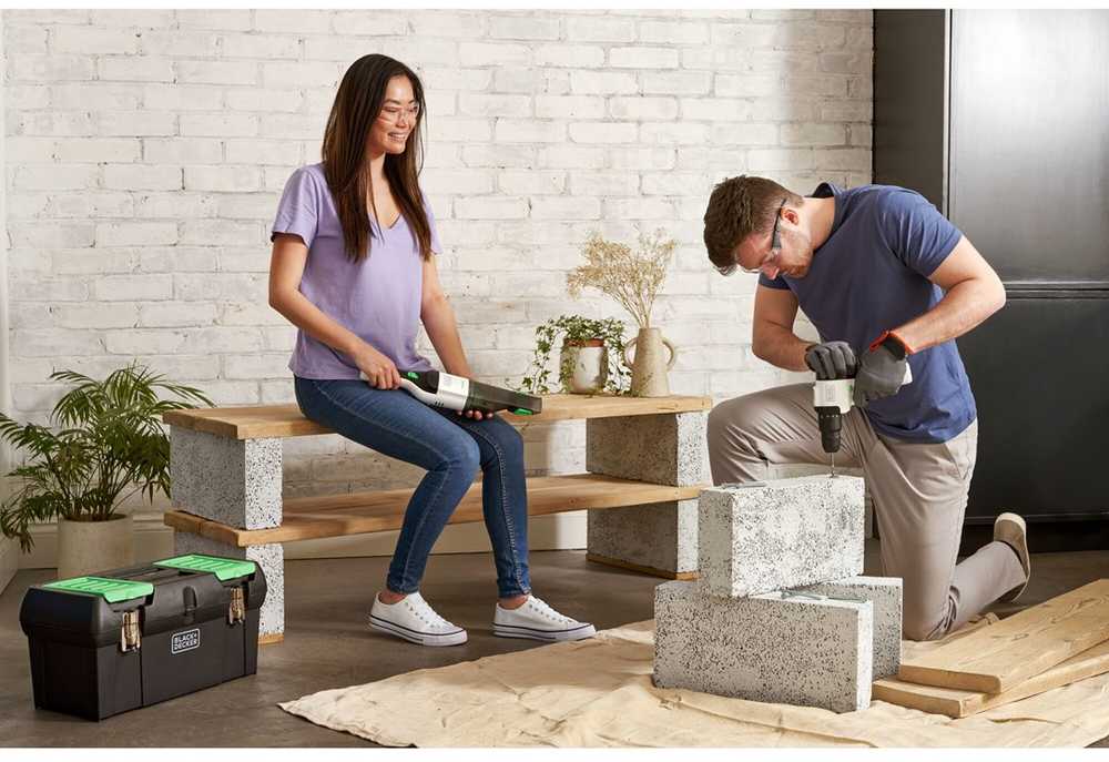 Dulkių siurblys Black & Decker Juodas & Decker Akumuliatorinis siurblys Juodas & Decker REVHV8C-QW; 7,2 V; 1x1,5 Ah akum.