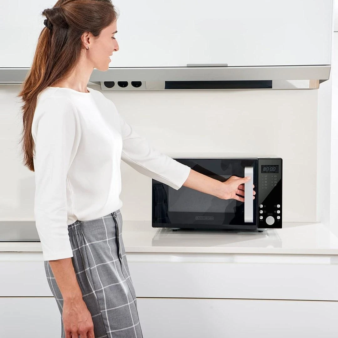 Black & Decker Mikrobangų krosnelė su griliu Juodas & Decker 900W