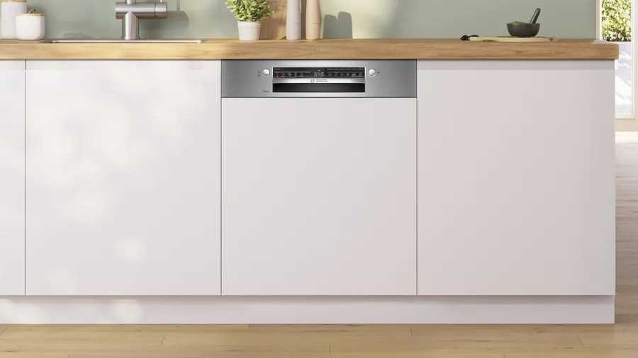 Bosch Serie 2 SMI2ITS09E indaplovė Pusiau įmontuojama 13 vietų komplektų E