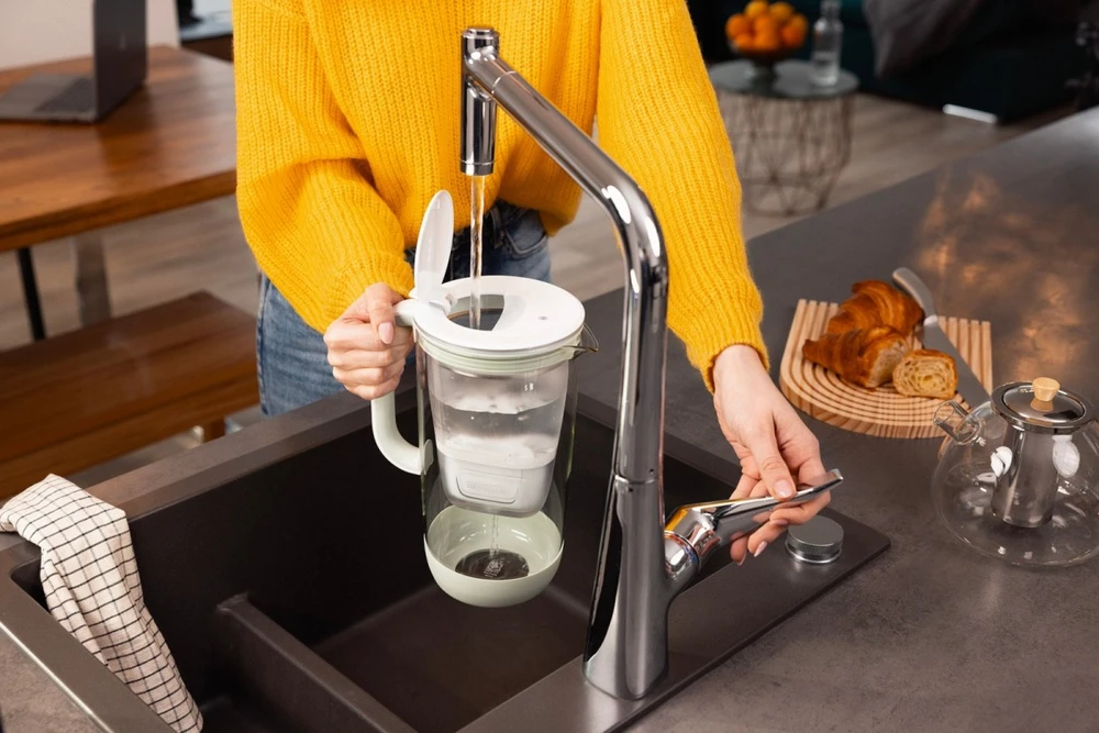Vandens filtravimo ąsotis BRITA Glass Jug | 60-ojo jubiliejaus ribotas leidimas | Žalios spalvos | 2,5 l