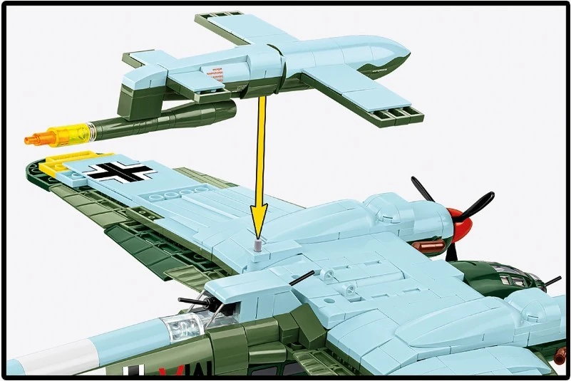 Cobi Klocki „Heinkel he 111 h-22“ su v1 skraidančia bomba, 927 dalys