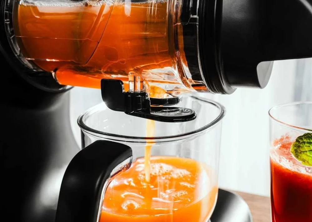 Lėtaeigė sulčiaspaudė Concept NUTRIBOOST LO7250