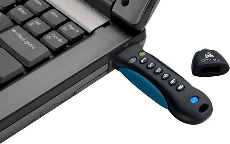 CORSAIR Flasch Padlock3 64GB saugus USB3.0 atmintukas su klaviatūra Saugus 256 bitų aparatinės įrangos AES šifravimas