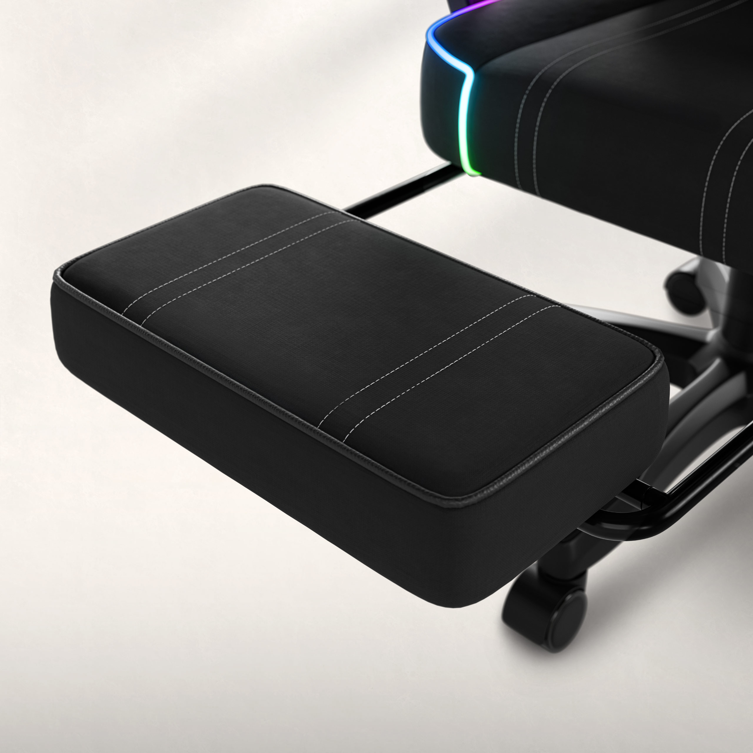 Žaidimų kėdė Huzaro Force 3.7 RGB, juodos spalvos aprašymas - Prekės nuotrauka