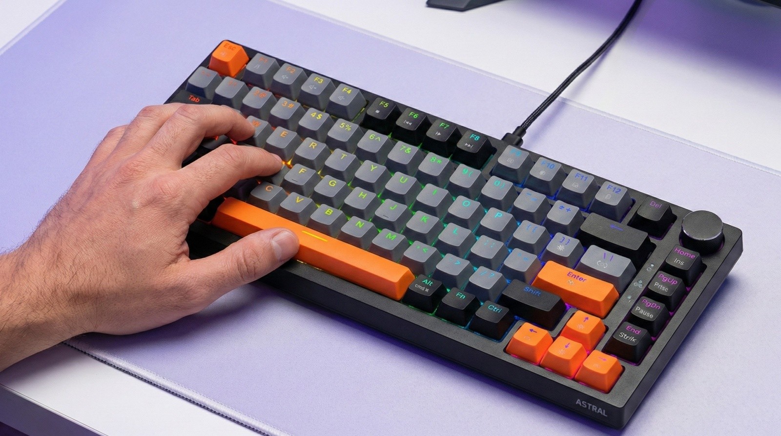 Savio Klaviatūra magnetyczna astral juodas outemu baltas jade magnetic rgb 3 spalvų keycapów aprašymas - Prekės nuotrauka