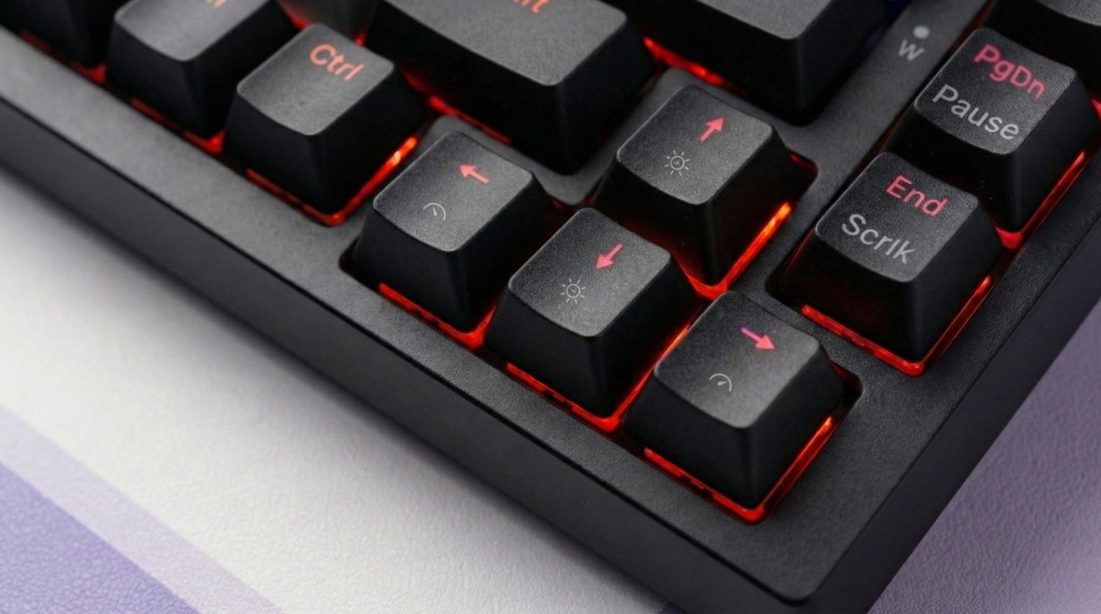 Savio Klaviatūra magnetyczna astral juodas outemu baltas jade magnetic rgb aprašymas - Prekės nuotrauka