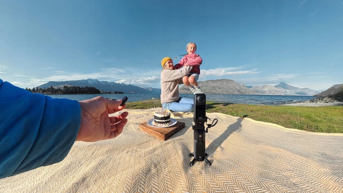 Veiksmo kameros Starter Bundle rinkinys Insta360 X4 Air, baltos spalvos aprašymas - Prekės nuotrauka