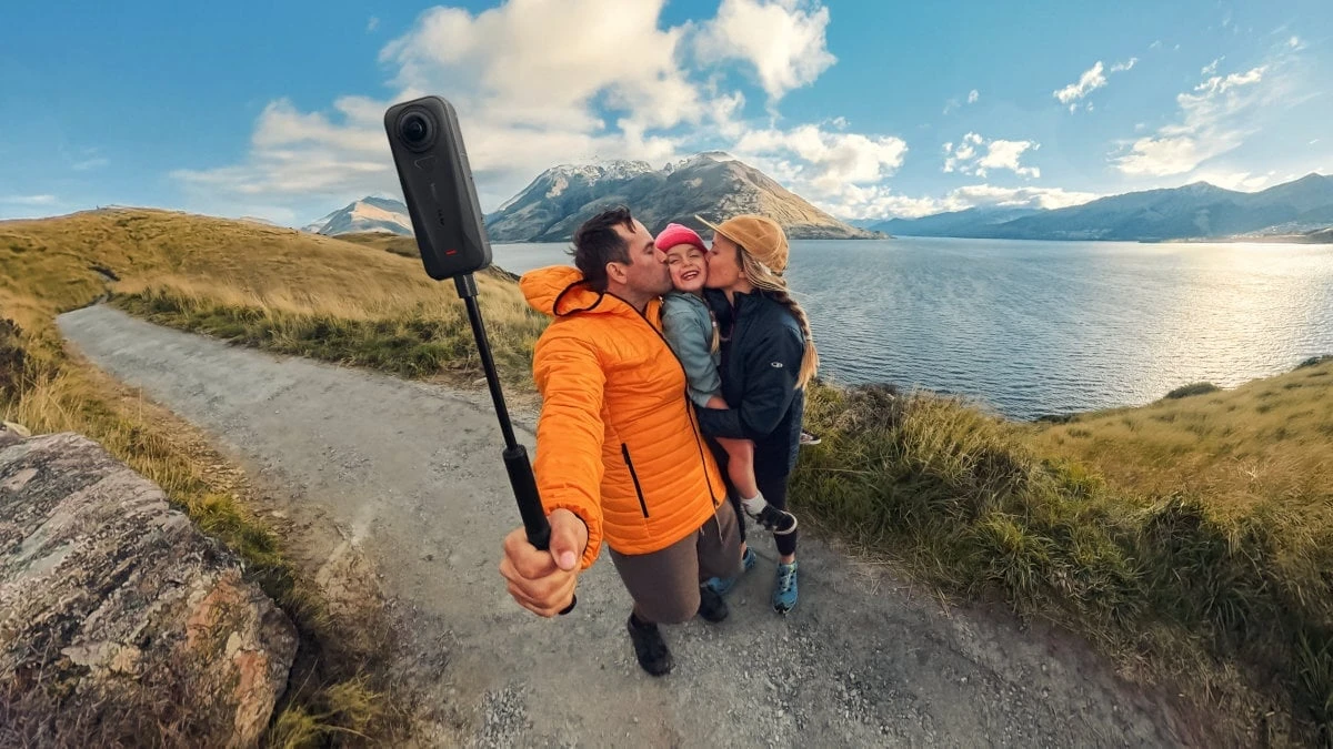 Veiksmo kameros Starter Bundle rinkinys Insta360 X4 Air, baltos spalvos aprašymas - Prekės nuotrauka
