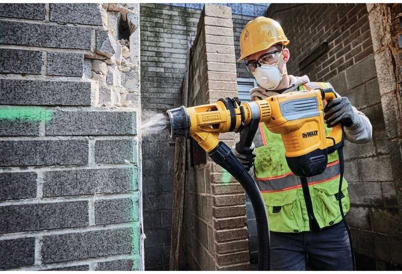 Młot wiercąco-kłujący 1350w dewalt d25614k