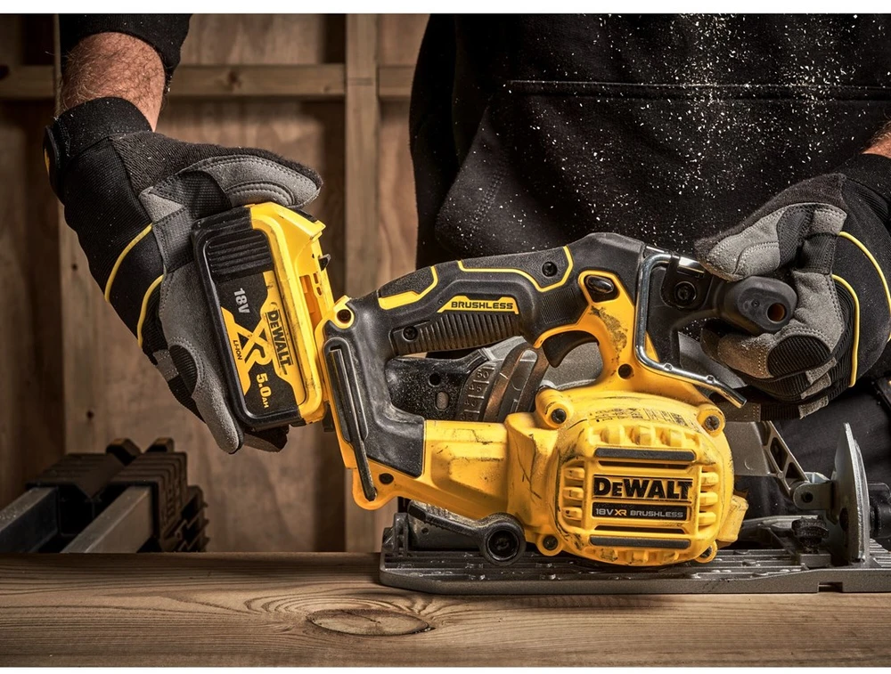DeWalt akumuliatorinis diskinis pjūklas DCS565N 165mm, 18V Li-lon, be akumuliatoriaus ir kroviklio