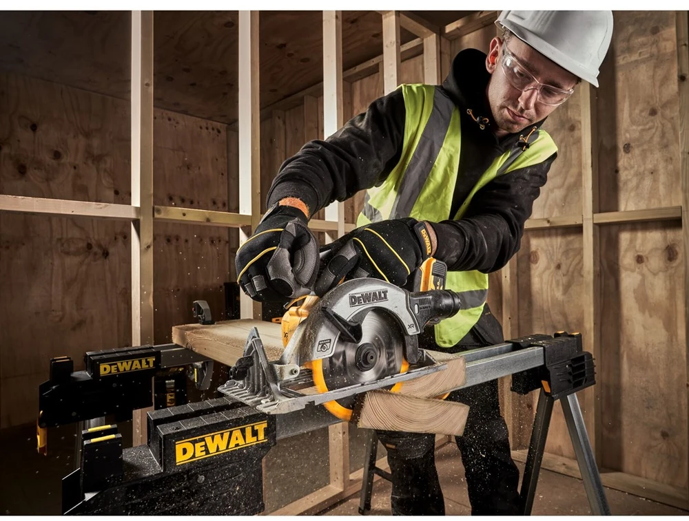DeWalt akumuliatorinis diskinis pjūklas DCS565N 165mm, 18V Li-lon, be akumuliatoriaus ir kroviklio