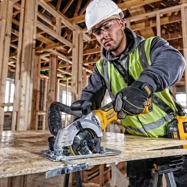 Diskinis pjūklas DeWalt DCS571NT-XJ; 115 mm; 18 V; (be akumuliatoriaus ir pakrovėjo)