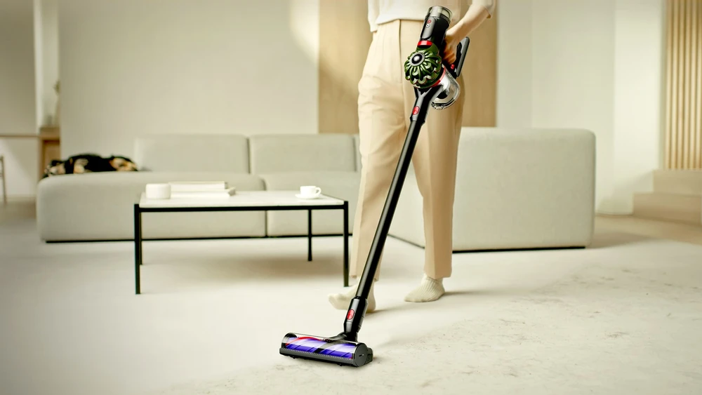 Dulkių siurblys - Dyson V8 juodas 0,54 l 60 min. veikimo trukmė 2,6kg