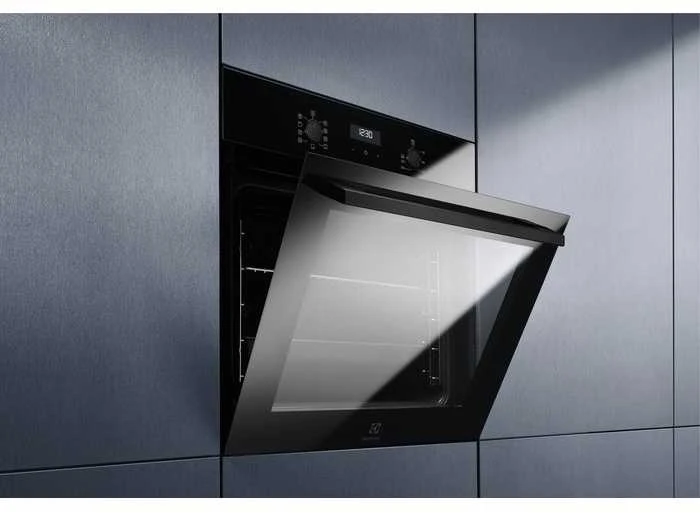 Montuojama orkaitė su katalitinėmis sienelėmis Electrolux EOE5C71Z