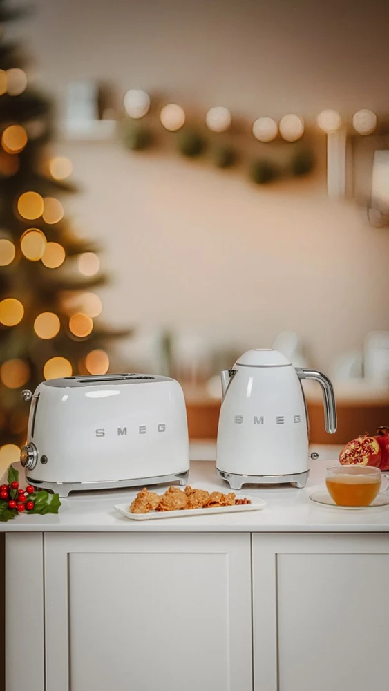 SMEG elektrinis virdulys KLF03WHEU