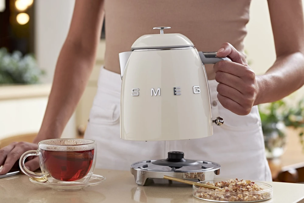 Virdulys Smeg KLF05CREU 0.8 L 1400 W, Kreminis
