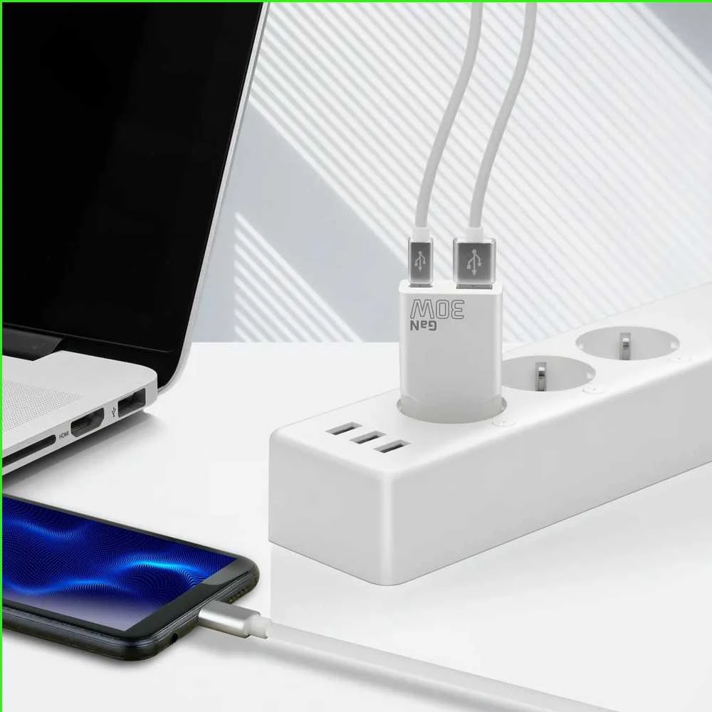 „everactive“ įkroviklis: 1 x USB, 1 x USB-C greito įkrovimo 3.0 30 W itin plonas baltas
