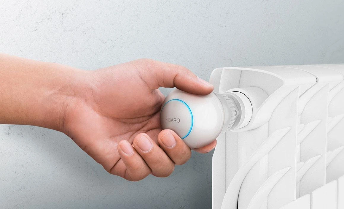 Fibaro | Radiatoriaus termostato galvutė | Z-Wave | Baltas