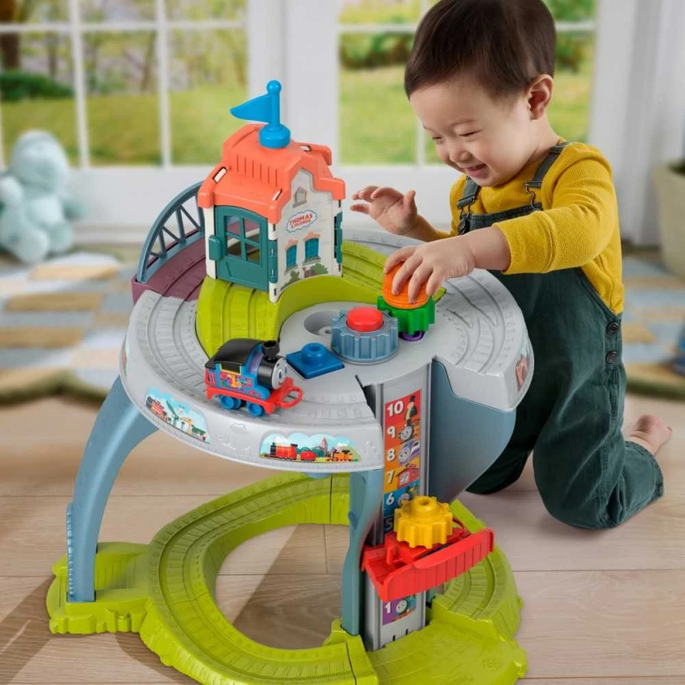 Fisher Price Žvejo Tomo ir draugų traukinukas Staliukas 360° 60cm interaktyvus + priedai ZA6183