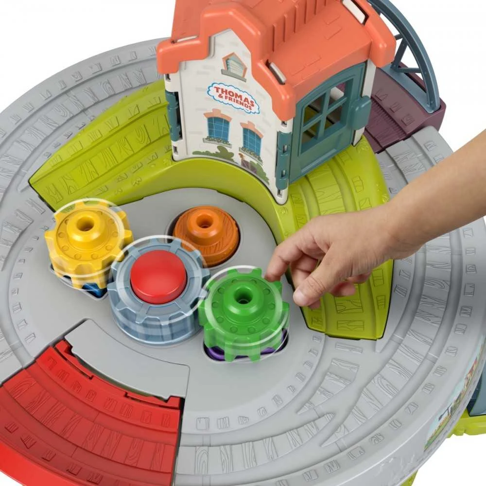 Fisher Price Žvejo Tomo ir draugų traukinukas Staliukas 360° 60cm interaktyvus + priedai ZA6183