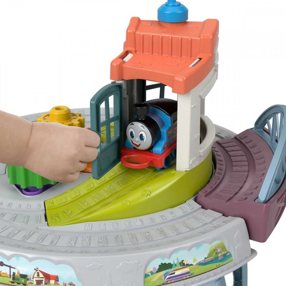 Fisher Price Žvejo Tomo ir draugų traukinukas Staliukas 360° 60cm interaktyvus + priedai ZA6183
