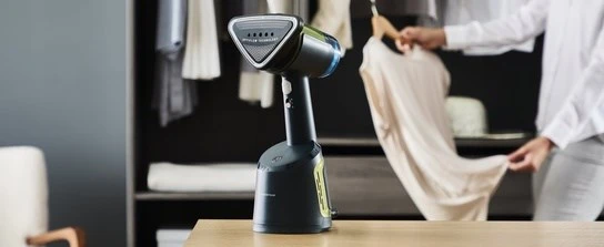 Tefal AeroSteam DT9810 Handheld garment garintuvas 0.1 L 1400 W Juodas, Gold