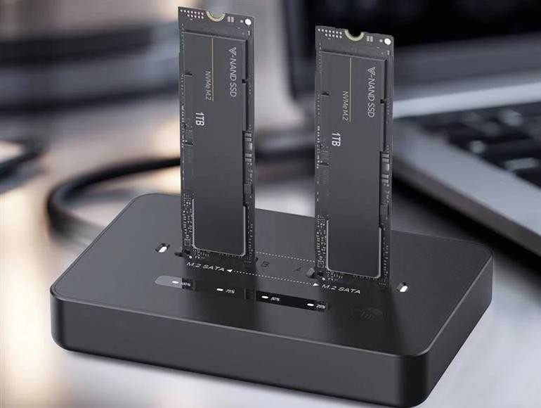 Stacionarus kompiuteris Gembird Stalinio kompiuterio prijungimo stotelė su dviem SSD diskais, USB Type-C, M.2 NVMe (ir SATA), juoda