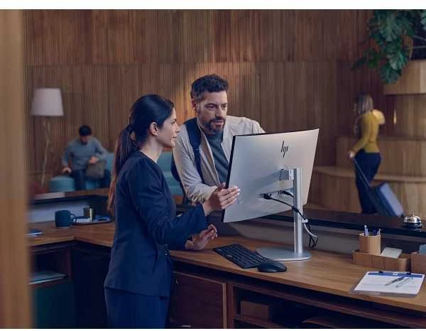 Stacionarus kompiuteris HP EliteStudio 8 All-in-One G1i kompiuteris su Intel Core Ultra 5 235, 27" QHD diskretizatoriumi, 16 GB RAM, 512 GB SSD, Windows 11 Pro sąsaja (C9TR0ET#AKD)
