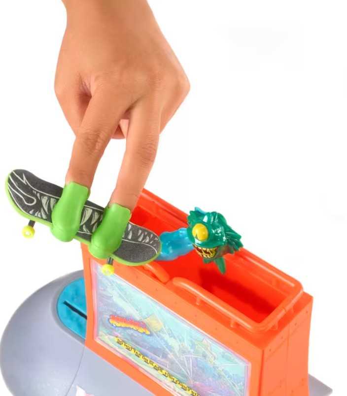 Mattel Hot Wheels Skate Skatepark + riedlentė HGT93