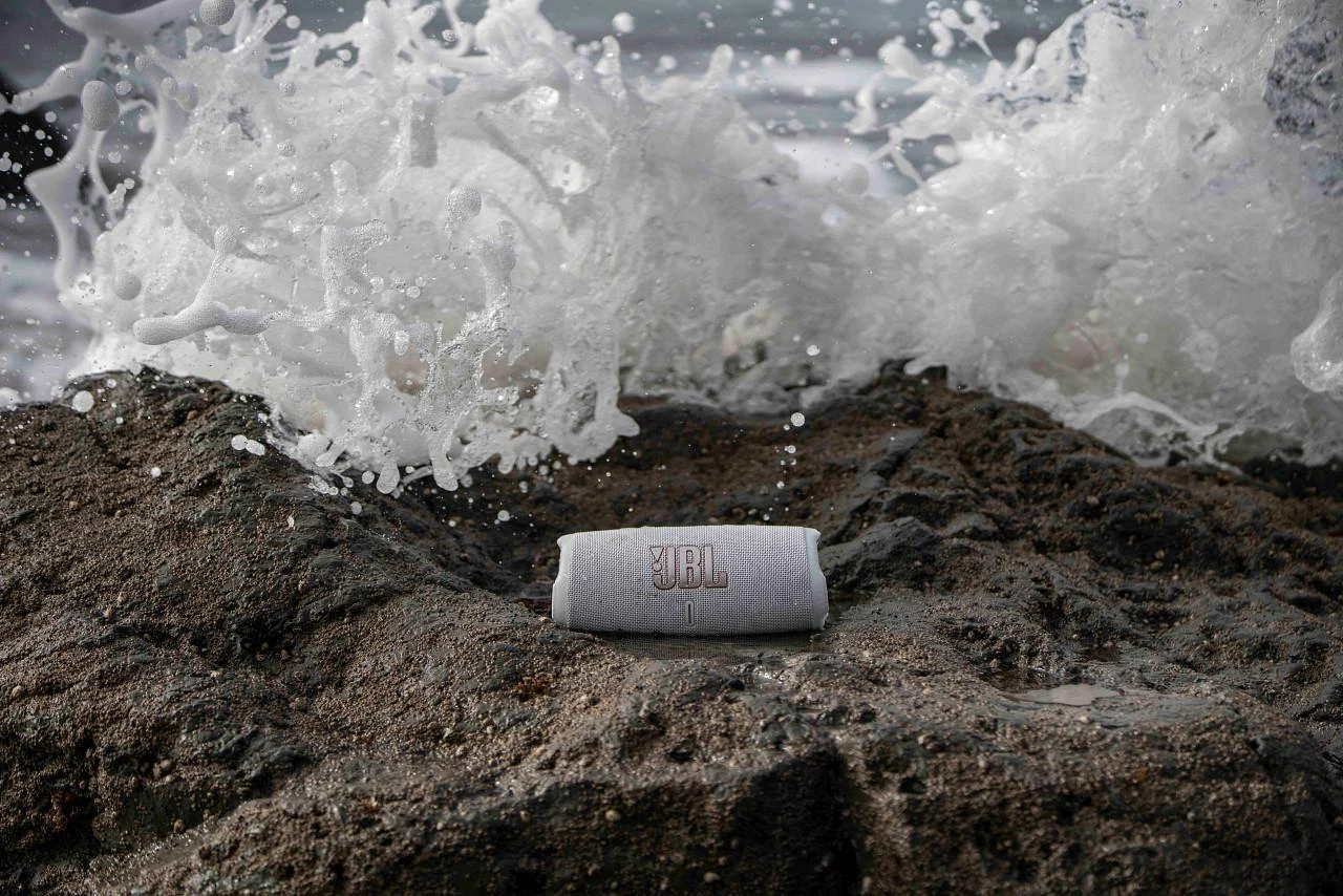 JBL Charge 5 nešiojama kolonėlė, Balta