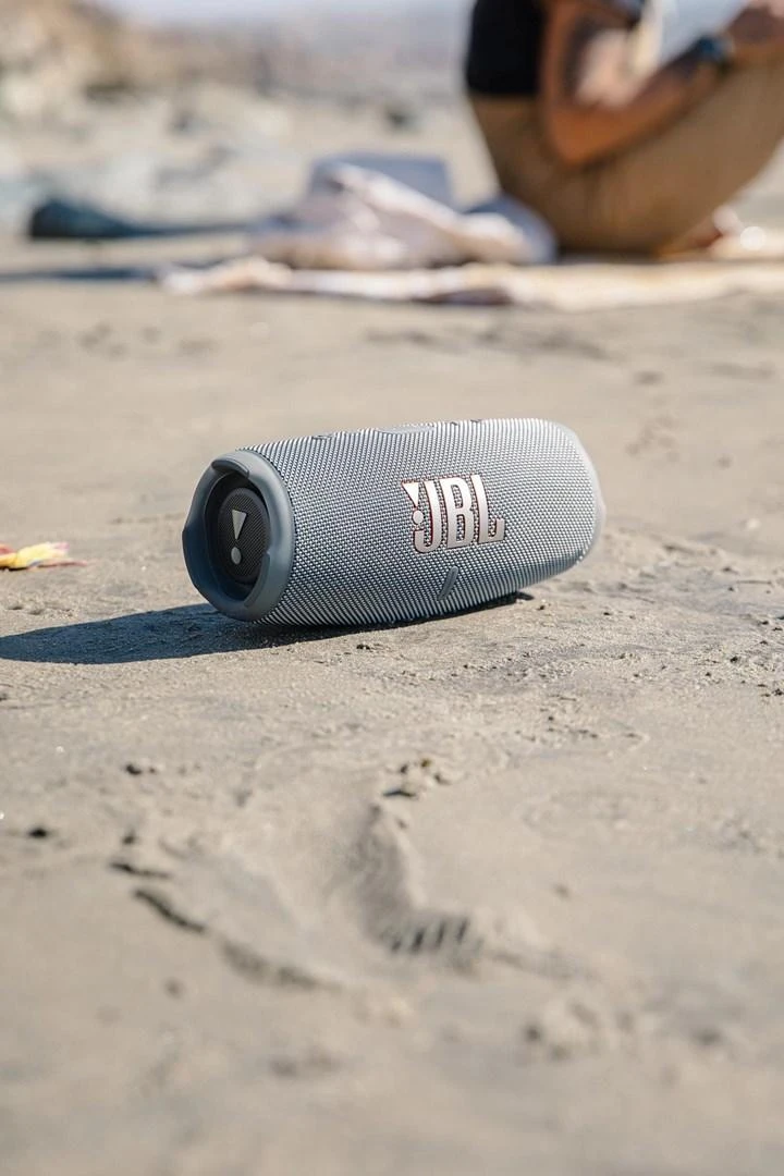 JBL Charge 5 nešiojama kolonėlė, Balta