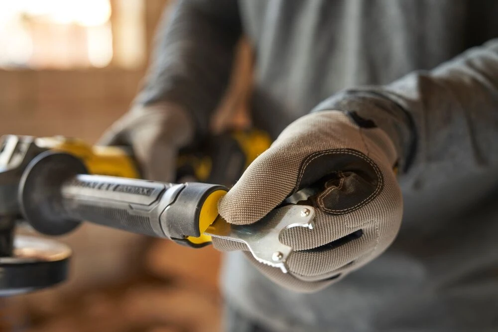 STANLEY FatMax SFMCG710B Kampinis šlifuoklis