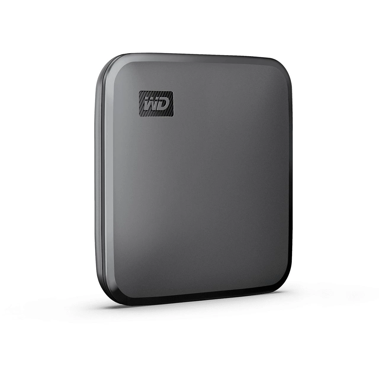 Kietasis diskas „Sandisk Western Digital Elements SE SSD 1TB“ – nešiojamas SSD diskas, kurio skaitymo greitis siekia 400 MB/s, atsparumas kritimui iš 2 metrų aukščio