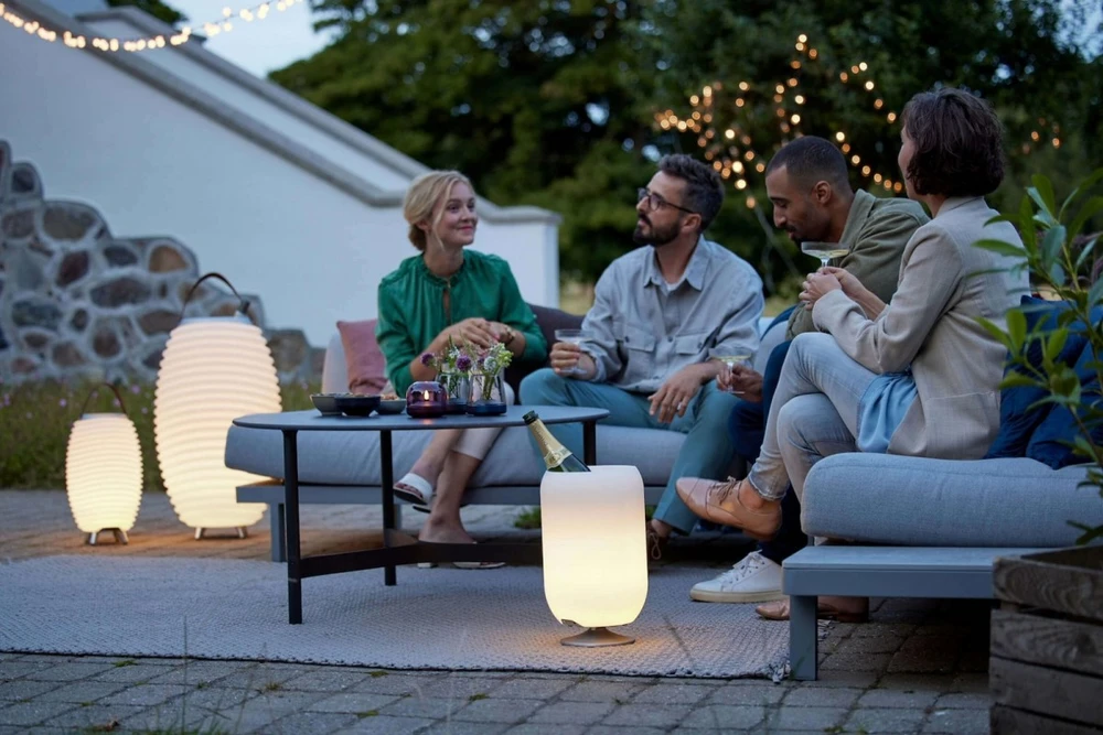 Kooduu synergy 35 LED lempa su garsiakalbiu ir gėrimų aušintuvu - 41 x 24 cm, balta