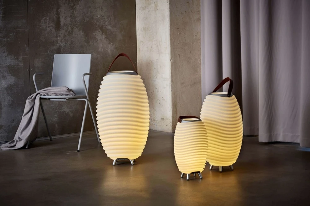 Kooduu synergy 35 LED lempa su garsiakalbiu ir gėrimų aušintuvu - 41 x 24 cm, balta