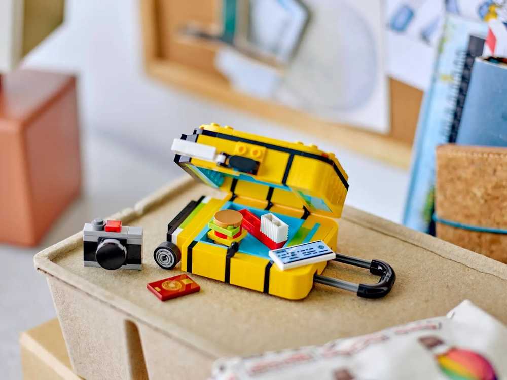 LEGO Geltona kelioninė lagaminas 40817