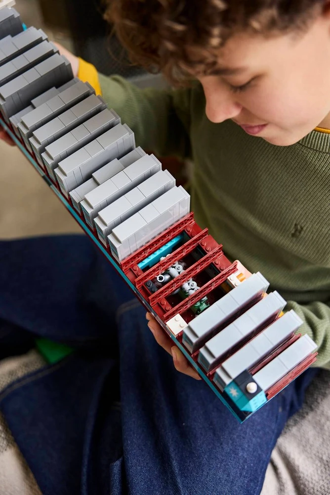 LEGO Kontenerowiec su Napędem Dual-Fuel Maersk 40955