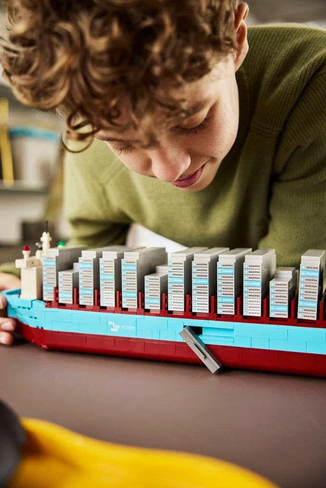 LEGO Kontenerowiec su Napędem Dual-Fuel Maersk 40955