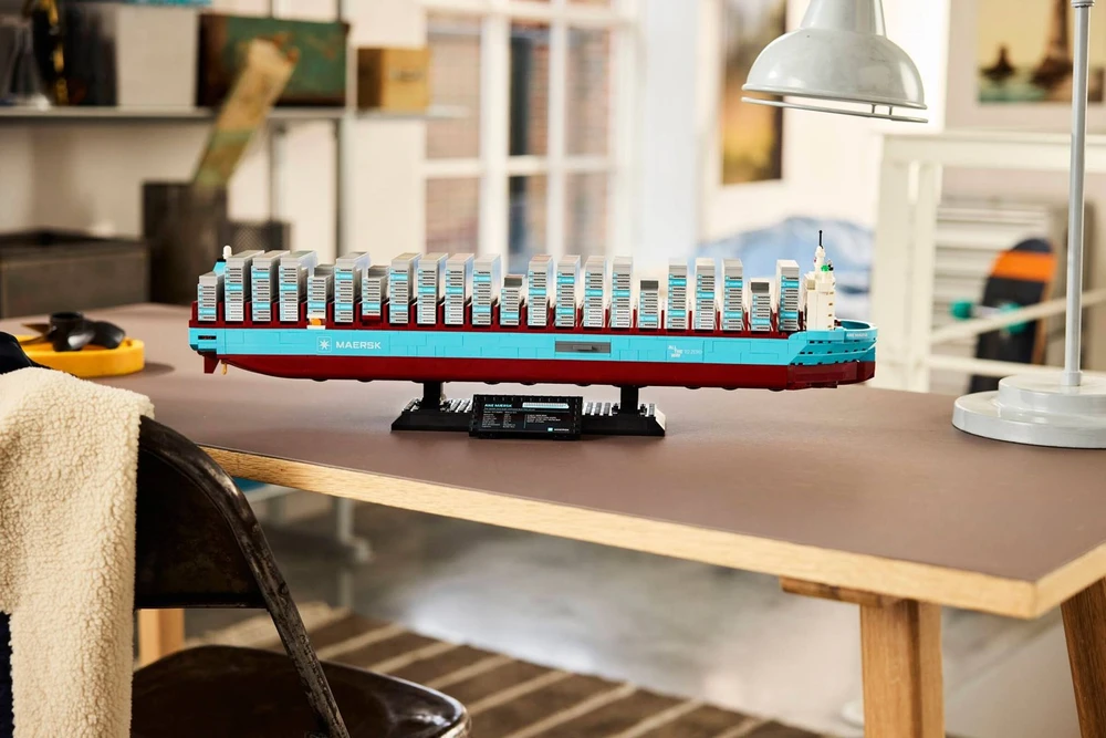 LEGO Kontenerowiec su Napędem Dual-Fuel Maersk 40955
